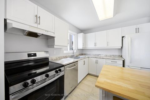 Photo 3 at 27 Athabaska Road, Holly, Barrie