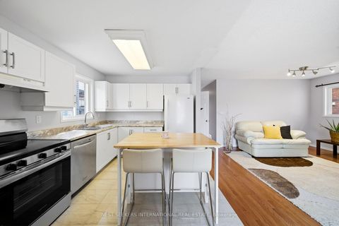 Photo 4 at 27 Athabaska Road, Holly, Barrie