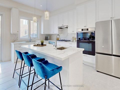 Photo 8 at 19 Aida Place, Oak Ridges, Richmond Hill