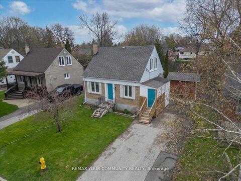 Photo 4 at 31 Allister Avenue, Cliffcrest, Toronto