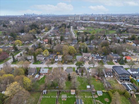 Photo 9 at 31 Allister Avenue, Cliffcrest, Toronto