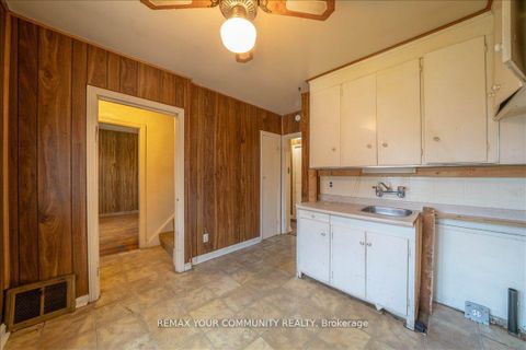 Photo 14 at 31 Allister Avenue, Cliffcrest, Toronto