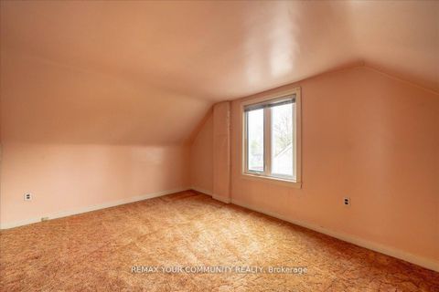 Photo 24 at 31 Allister Avenue, Cliffcrest, Toronto