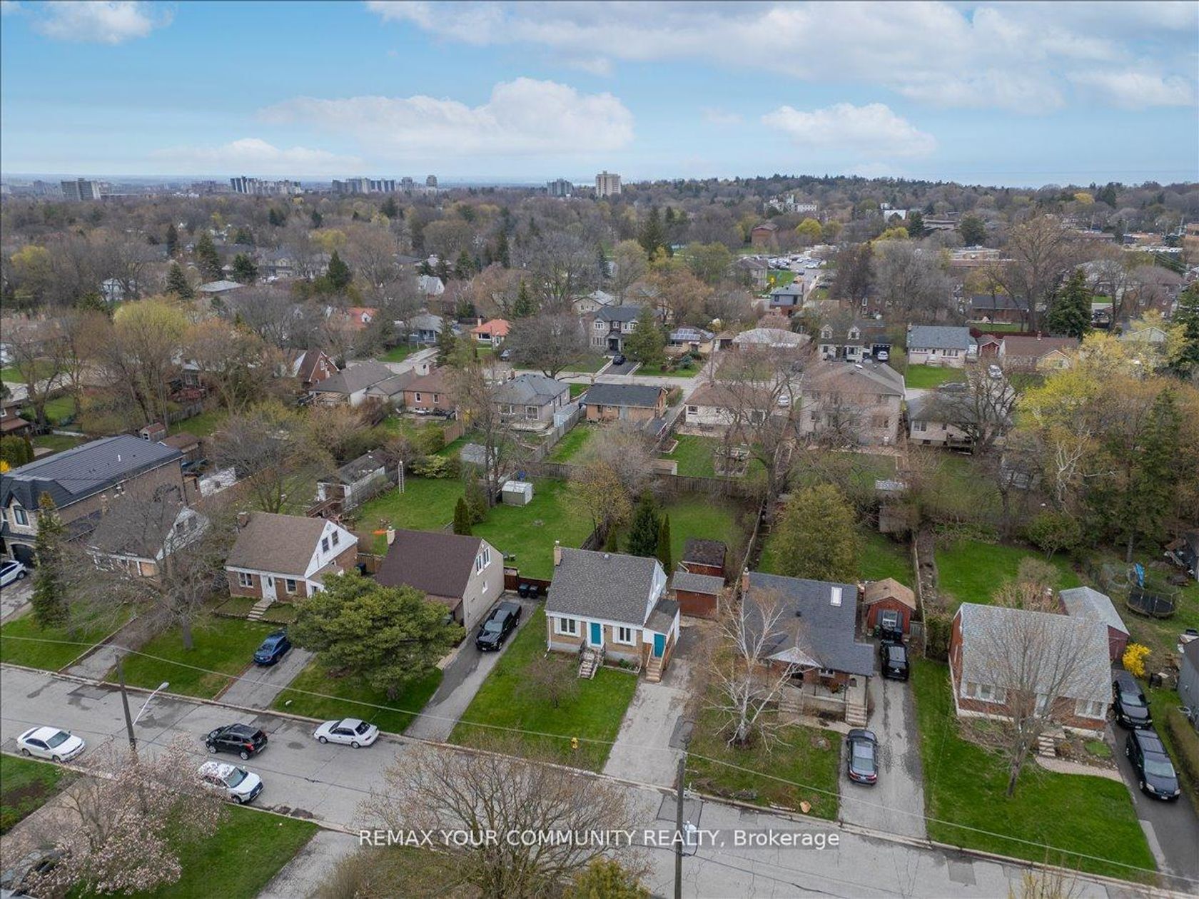Photo 5 at 31 Allister Avenue, Cliffcrest, Toronto
