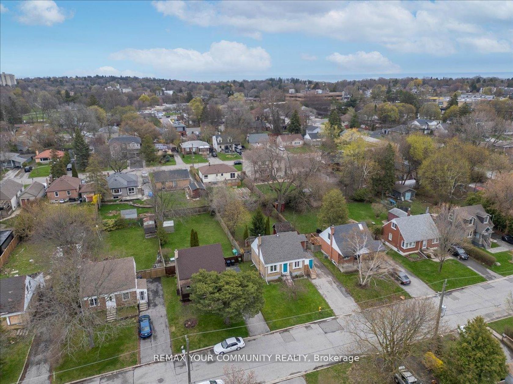 Photo 7 at 31 Allister Avenue, Cliffcrest, Toronto