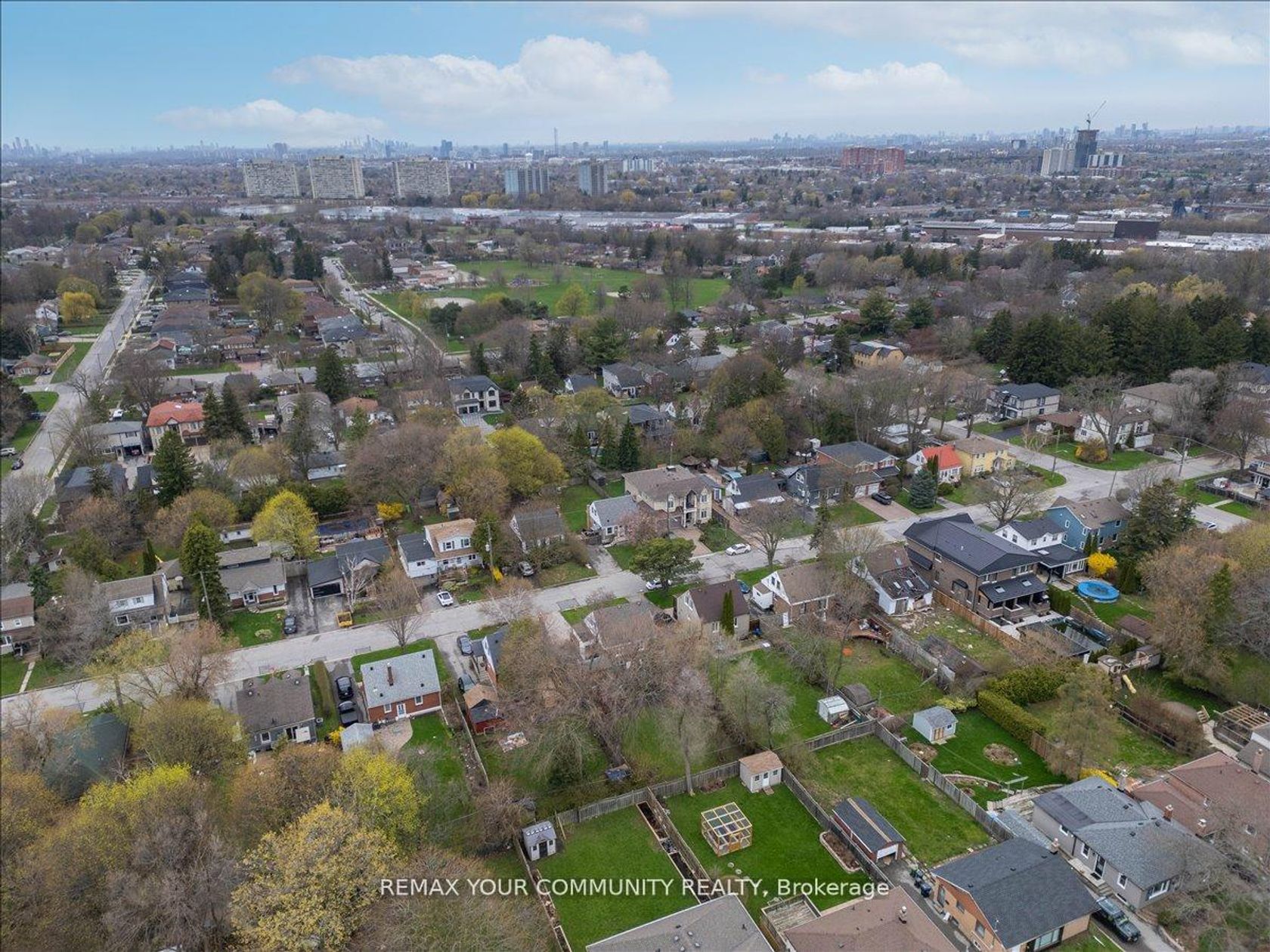 Photo 10 at 31 Allister Avenue, Cliffcrest, Toronto
