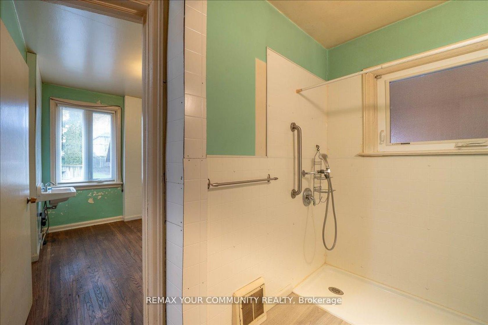 Photo 19 at 31 Allister Avenue, Cliffcrest, Toronto