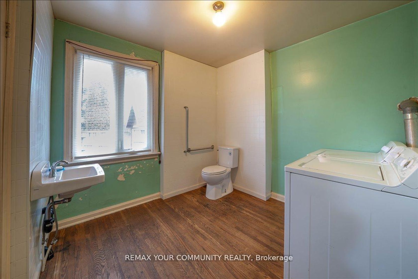 Photo 21 at 31 Allister Avenue, Cliffcrest, Toronto