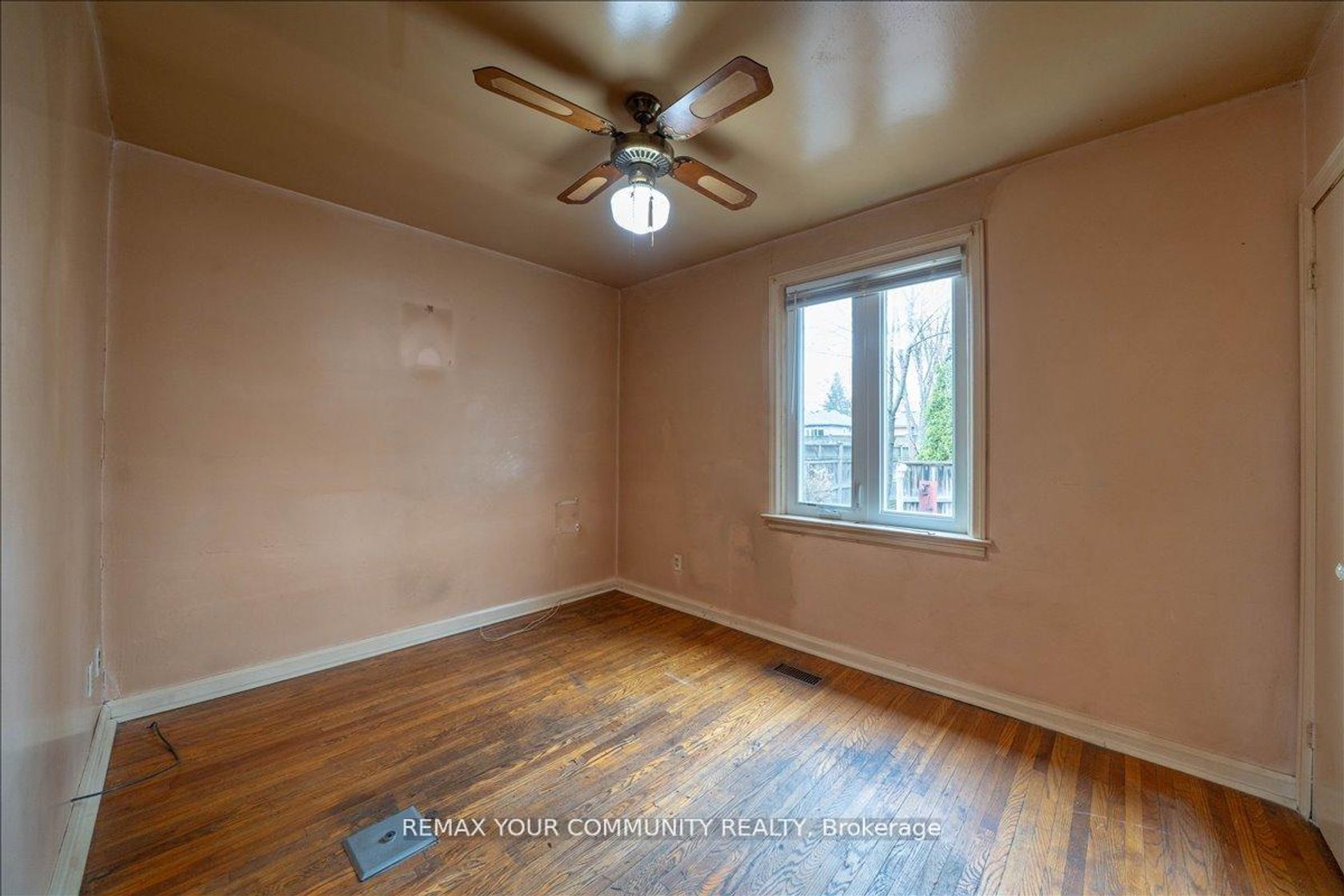 Photo 22 at 31 Allister Avenue, Cliffcrest, Toronto