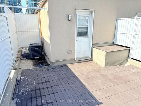 Photo 3 at 716 - 42 Western Battery Road, Niagara, Toronto