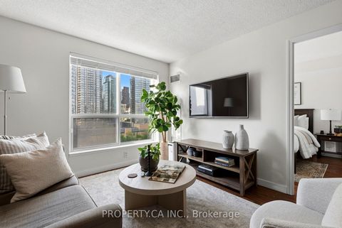 Photo 7 at 1105 - 410 Queens Quay W, Waterfront Communities C1, Toronto