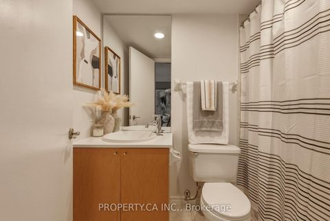 Photo 10 at 1105 - 410 Queens Quay W, Waterfront Communities C1, Toronto