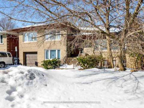 Photo 2 at 14 Frontenac Avenue, Nortown, Toronto