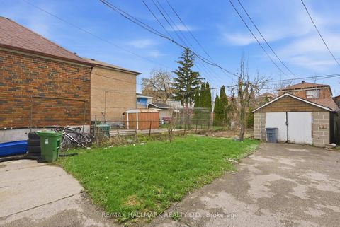 Photo 2 at 196 Livingstone Avenue, Belgravia, Toronto
