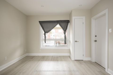 Photo 6 at 196 Livingstone Avenue, Belgravia, Toronto