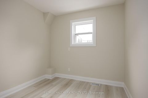 Photo 15 at 196 Livingstone Avenue, Belgravia, Toronto