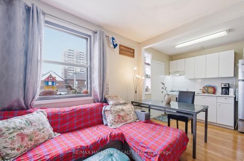 Photo 20 at 196 Livingstone Avenue, Belgravia, Toronto