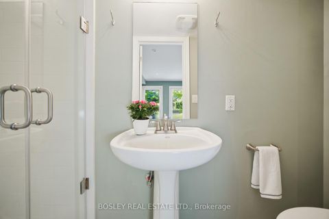 Photo 22 at 17 Matthew Court, Rosethorn, Toronto