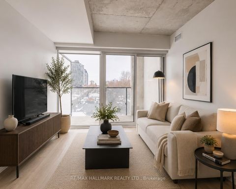 Photo 2 at 707 - 5 Soudan Avenue, Mount Pleasant West, Toronto