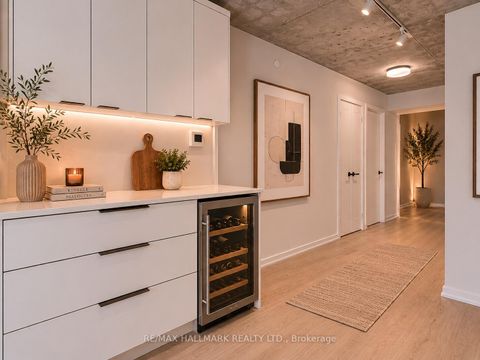 Photo 9 at 707 - 5 Soudan Avenue, Mount Pleasant West, Toronto