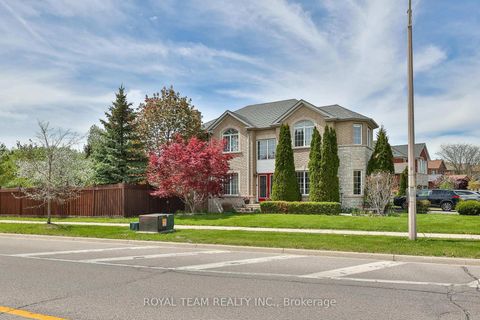 Photo 1 at 2 Sandway Crescent, Maple, Vaughan