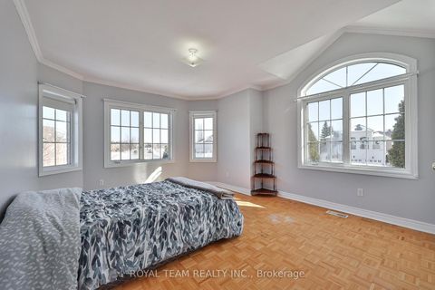 Photo 19 at 2 Sandway Crescent, Maple, Vaughan
