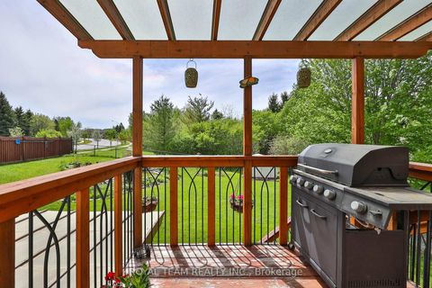 Photo 26 at 2 Sandway Crescent, Maple, Vaughan