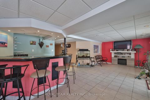 Photo 31 at 2 Sandway Crescent, Maple, Vaughan