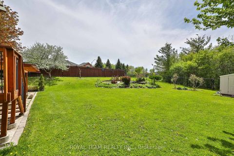 Photo 40 at 2 Sandway Crescent, Maple, Vaughan