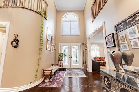 Photo 2 at 221 Pleasant Avenue, Newtonbrook West, Toronto