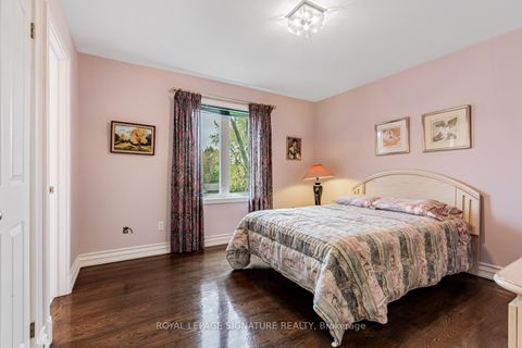 Photo 25 at 221 Pleasant Avenue, Newtonbrook West, Toronto