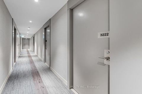 Photo 2 at 3222 - 19 Western Battery Road, Niagara, Toronto