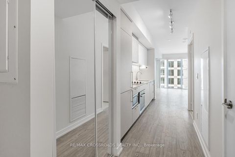 Photo 4 at 3222 - 19 Western Battery Road, Niagara, Toronto