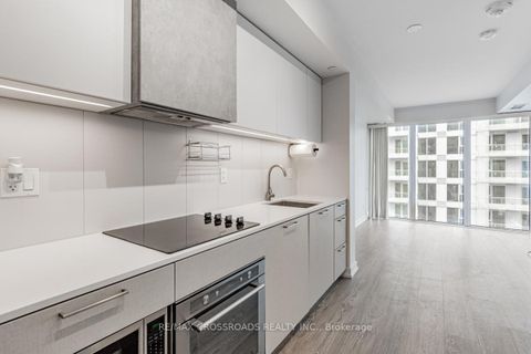 Photo 5 at 3222 - 19 Western Battery Road, Niagara, Toronto