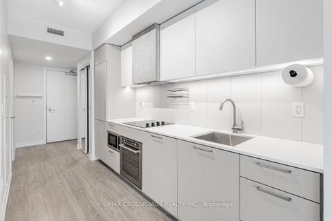 Photo 7 at 3222 - 19 Western Battery Road, Niagara, Toronto