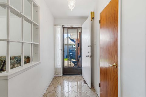 Photo 2 at 11 Pagoda Place, Beaumonde Heights, Toronto