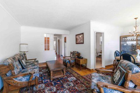Photo 5 at 11 Pagoda Place, Beaumonde Heights, Toronto