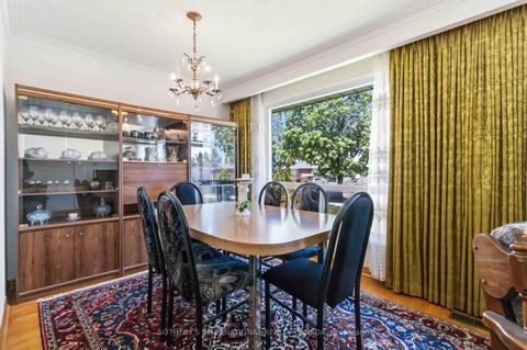 Photo 7 at 11 Pagoda Place, Beaumonde Heights, Toronto