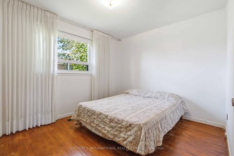 Photo 10 at 11 Pagoda Place, Beaumonde Heights, Toronto