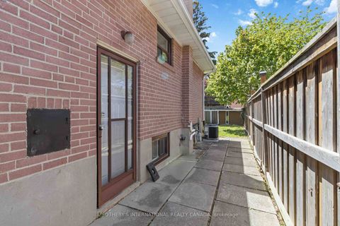 Photo 16 at 11 Pagoda Place, Beaumonde Heights, Toronto