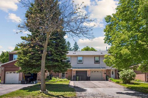Photo 1 at 22 Duffort Court, Malvern, Toronto