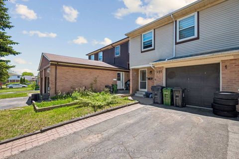 Photo 3 at 22 Duffort Court, Malvern, Toronto