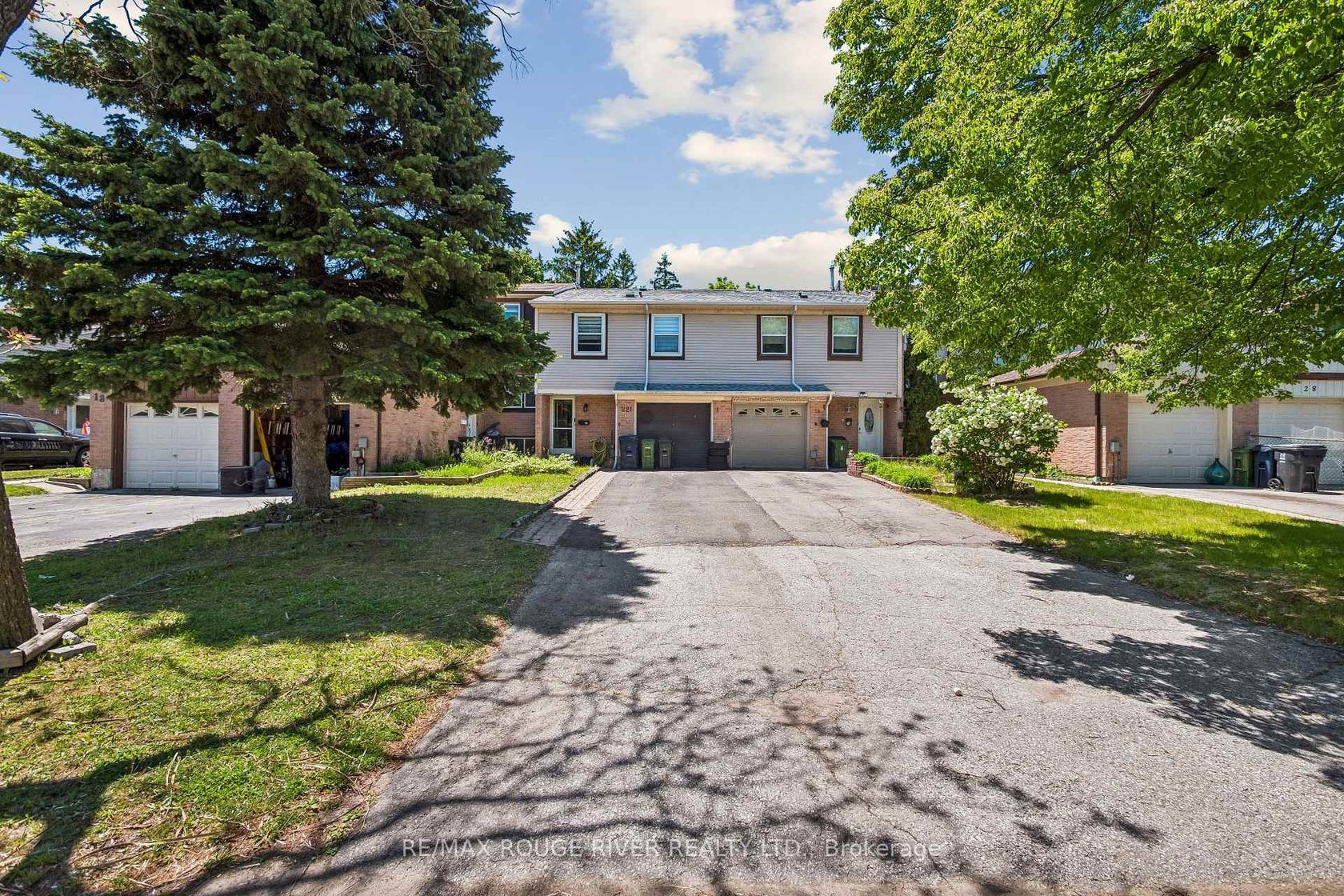 22 Duffort Court, Malvern, Toronto photo number 2