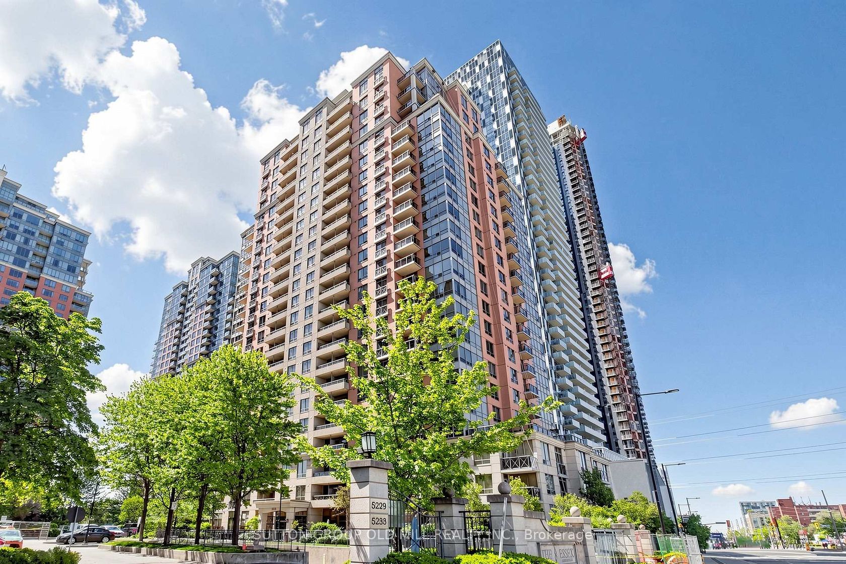 1716 - 5233 Dundas Street W, City Centre West, Toronto photo number 2