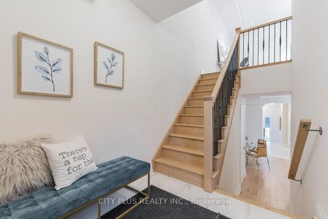 Photo 11 at 9398 Bayview Avenue, Observatory, Richmond Hill