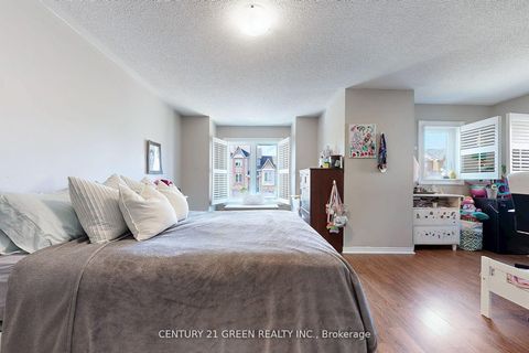 Photo 16 at 57 Kelso Crescent, Maple, Vaughan