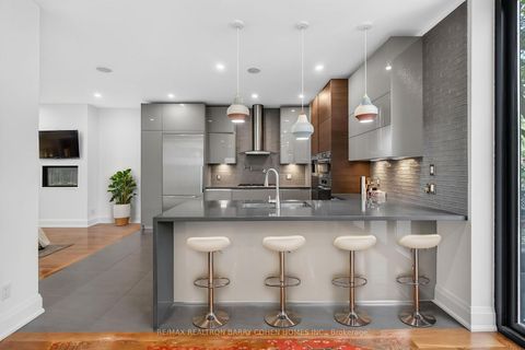 Photo 11 at 16 Chipping Road, Don Mills, Toronto