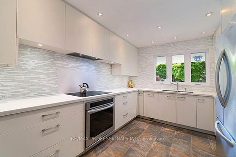 Photo 12 at 7 Cherry Post Crescent, Markland Wood, Toronto