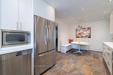Photo 14 at 7 Cherry Post Crescent, Markland Wood, Toronto