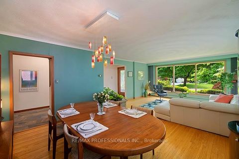 Photo 17 at 7 Cherry Post Crescent, Markland Wood, Toronto